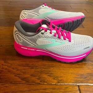 Women’s Brooks Ghost 14 size 7.5
